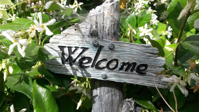 welcome-sign-760358_960_720.jpg